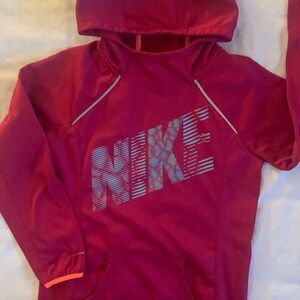Nike Raspberry Hoodie Size XL Kids Workout Exercise Fleece Lined